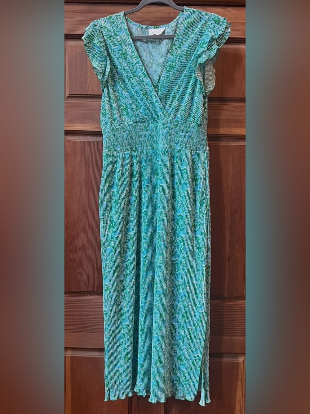 NWOT MELLODAY Cap Sleeve Plissé midi dress